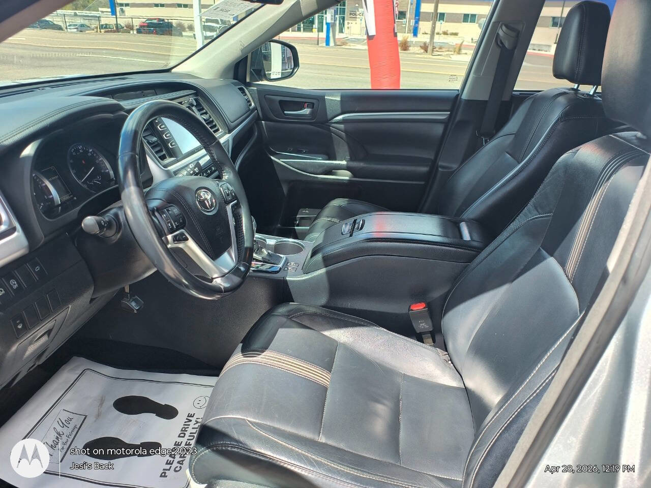 Used 2018 Toyota Highlander SE w/ Carpet Mat Package (TMS) AWD/4WD image 10