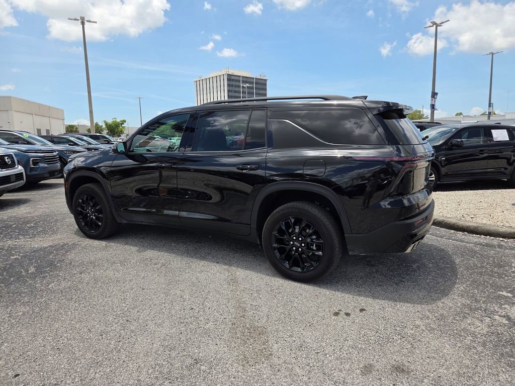 Used 2025 Chevrolet Traverse LT w/ Midnight/Sport Edition FWD image 11