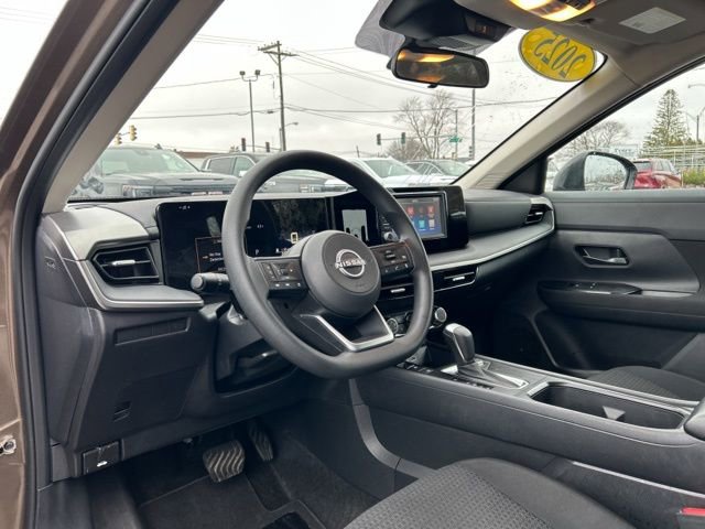 Used 2025 Nissan Kicks S image 18