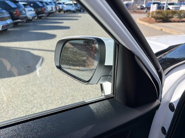 Certified 2025 Hyundai Venue SE image 14