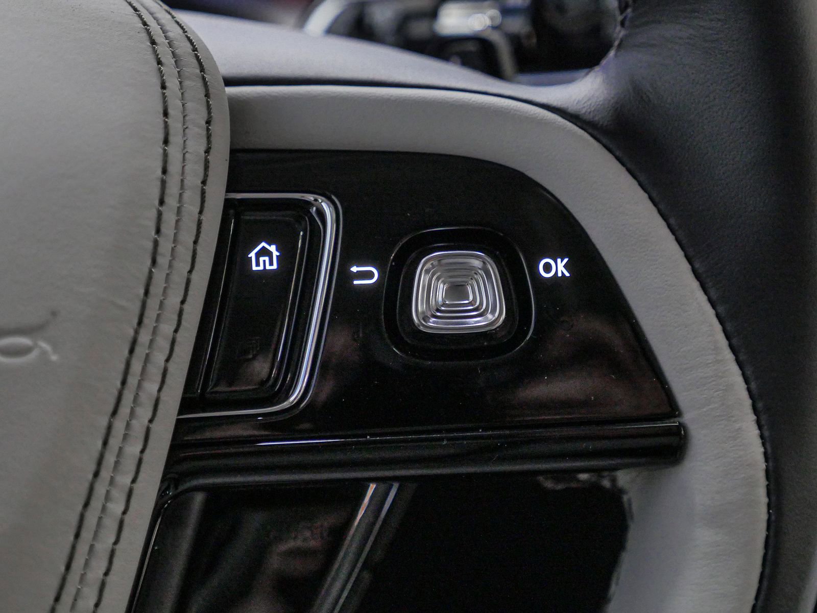 New 2025 Lincoln Aviator Reserve image 41