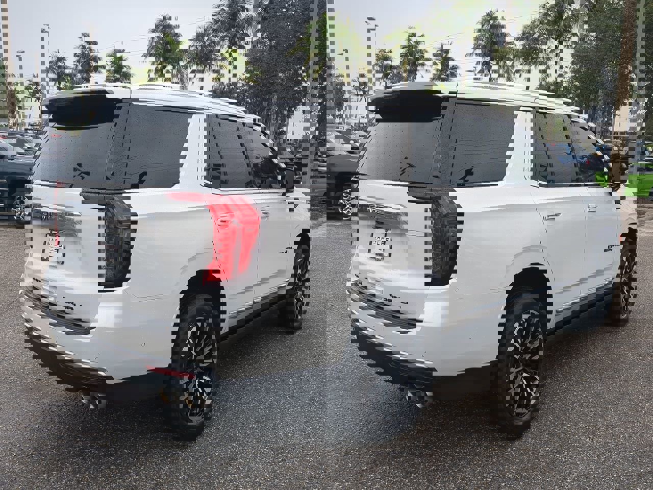 Used 2024 GMC Yukon Denali w/ Denali Reserve Package image 5