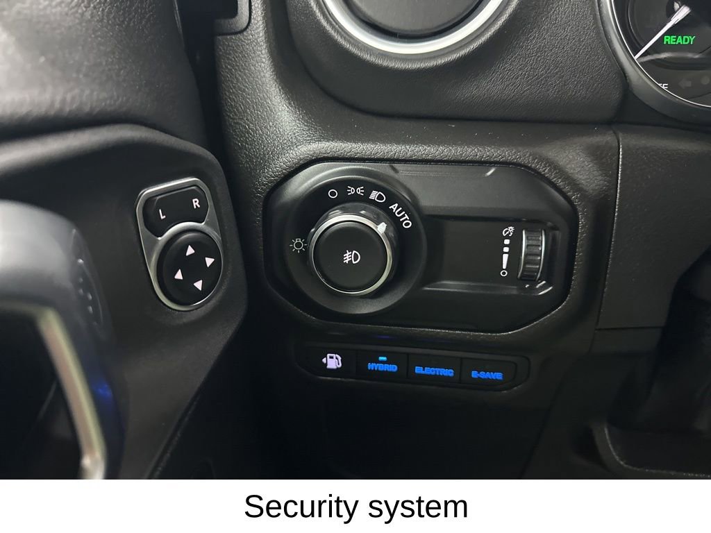 Used 2023 Jeep Wrangler Unlimited Sahara w/ Cold Weather Group image 39