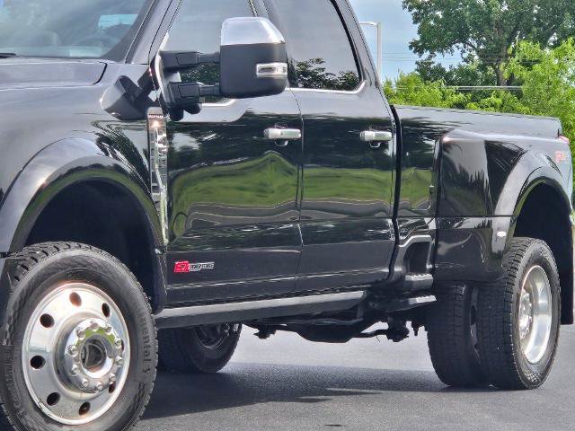 Certified 2025 Ford F450 Platinum w/ Platinum Plus Package AWD/4WD image 3