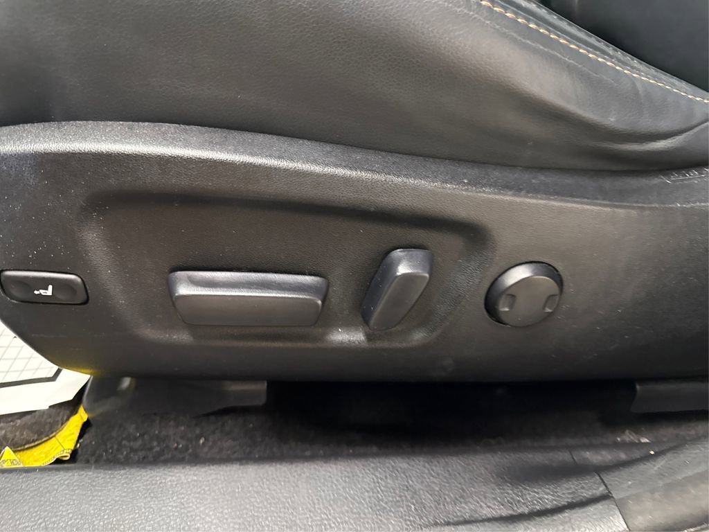 Used 2017 Toyota Highlander XLE w/ Carpet Mat Package image 41