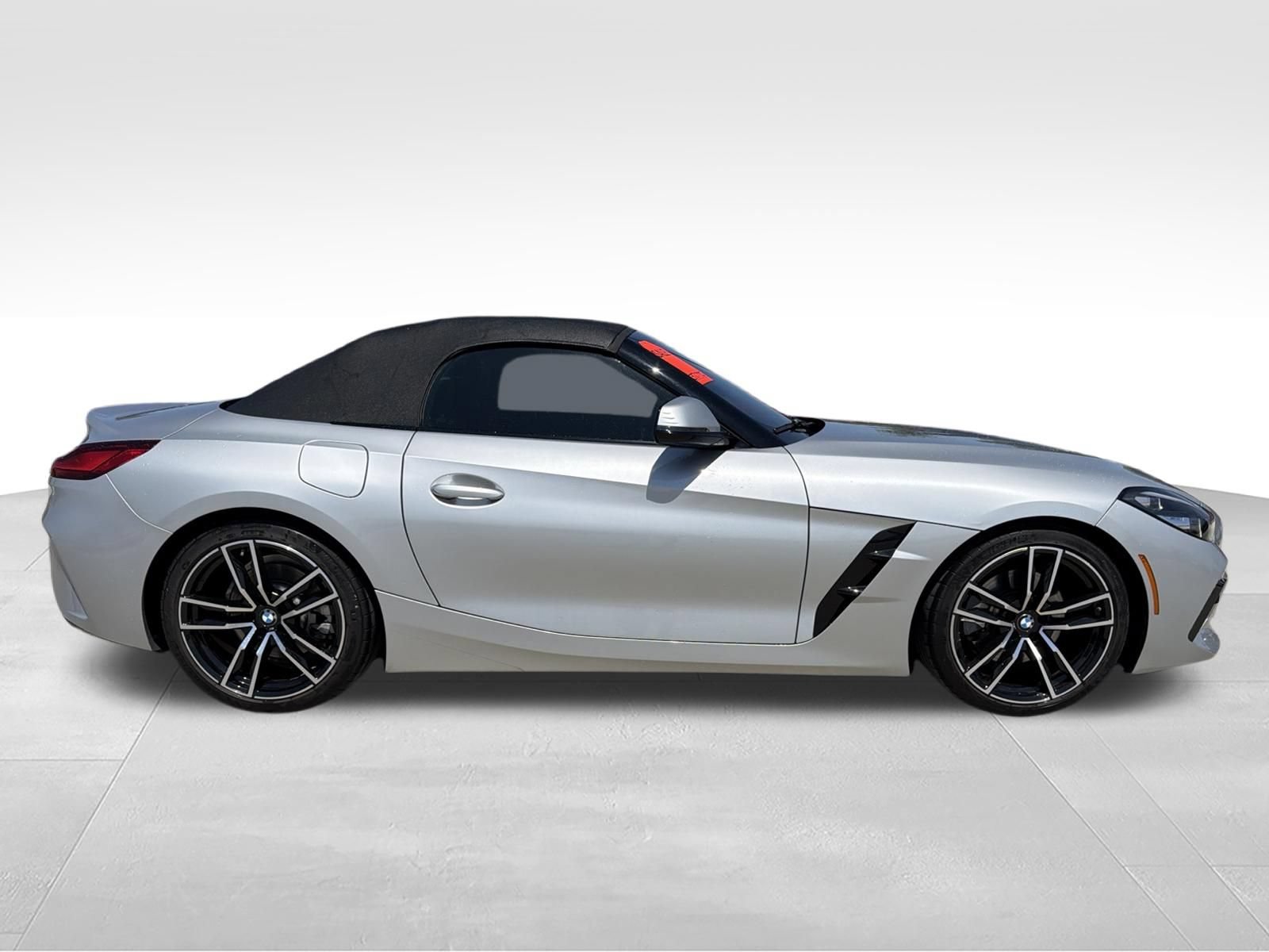 Used 2022 BMW Z4 sDrive30i w/ M Sport Package RWD image 4