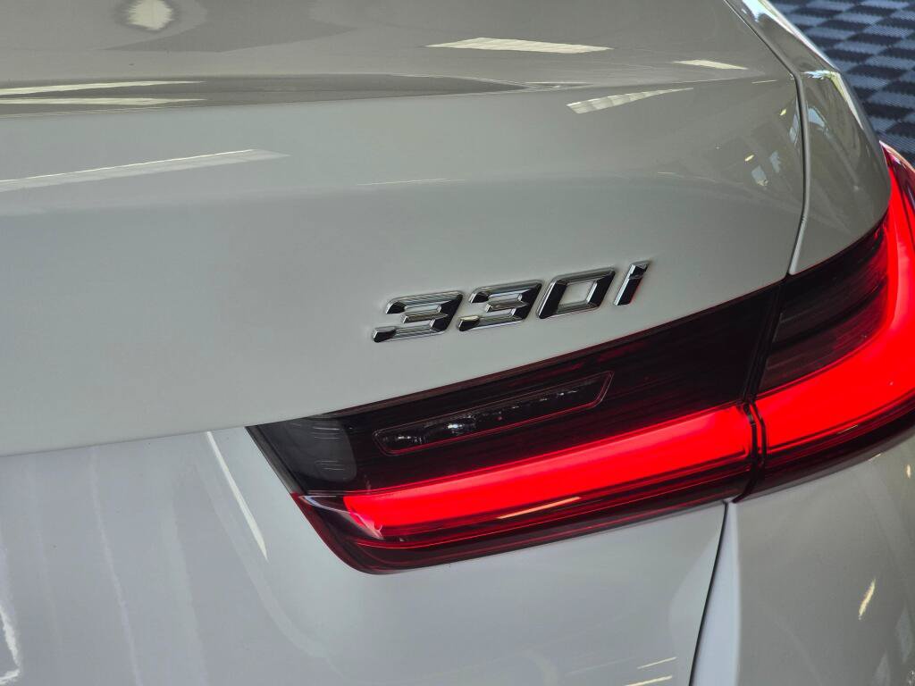Used 2025 BMW 330i Sedan RWD image 13