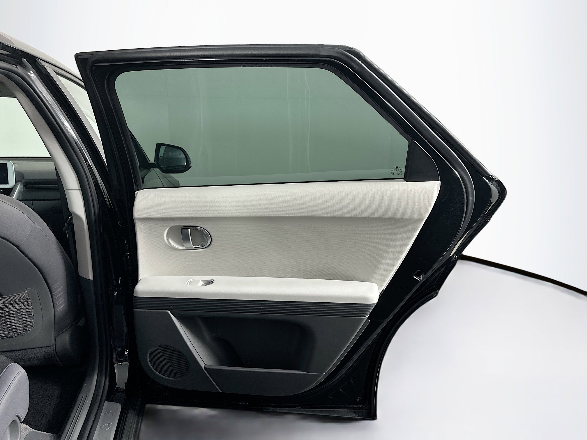 Used 2023 Hyundai Ioniq 5 SE image 29