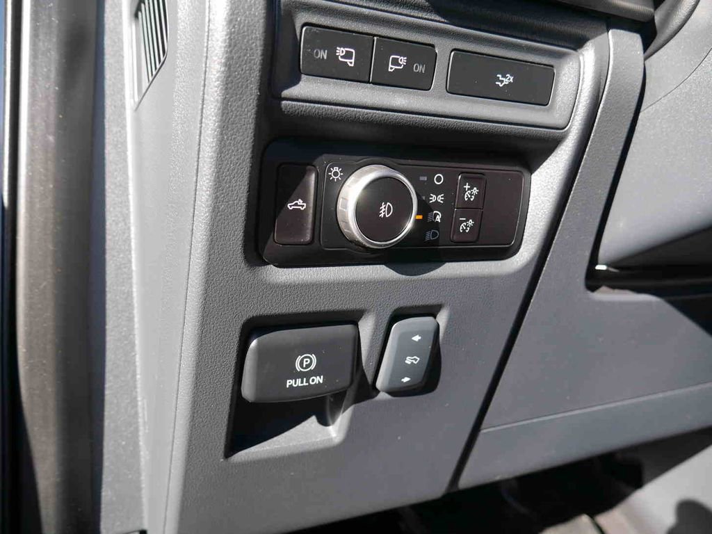 Used 2023 Ford F150 Platinum image 39