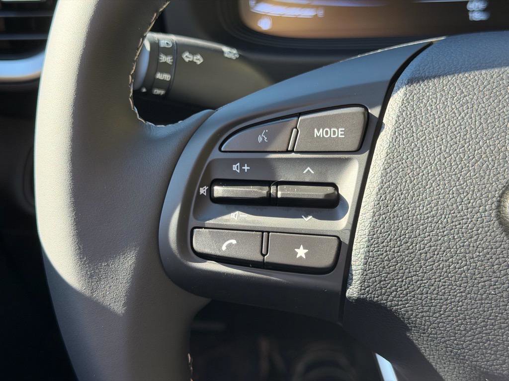 New 2026 Hyundai Venue SEL FWD image 23