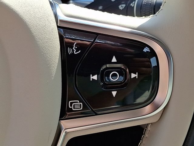 Certified 2025 Volvo S60 T8 Plus AWD/4WD image 24