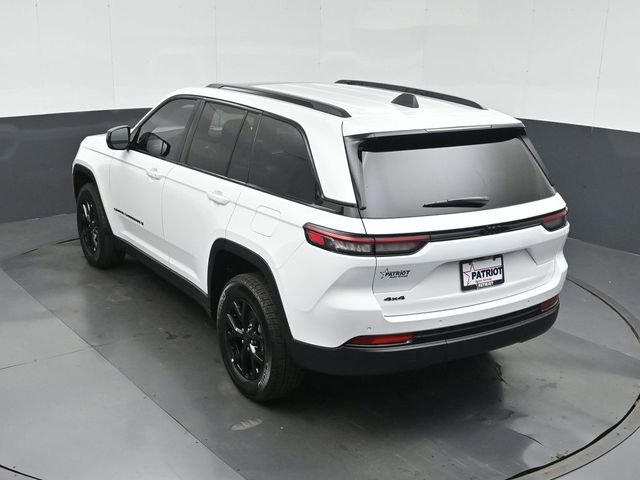 New 2025 Jeep Grand Cherokee Altitude image 31