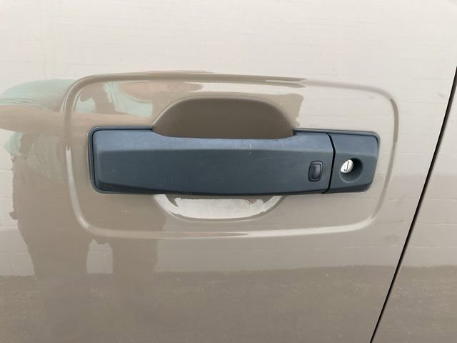 Used 2021 Nissan Titan PRO-4X w/ Pro-4x Convenience Package image 27