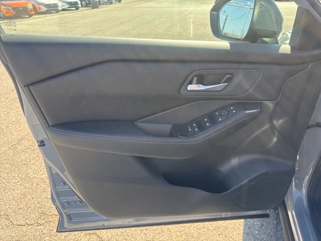 New 2026 Nissan Rogue SV image 12