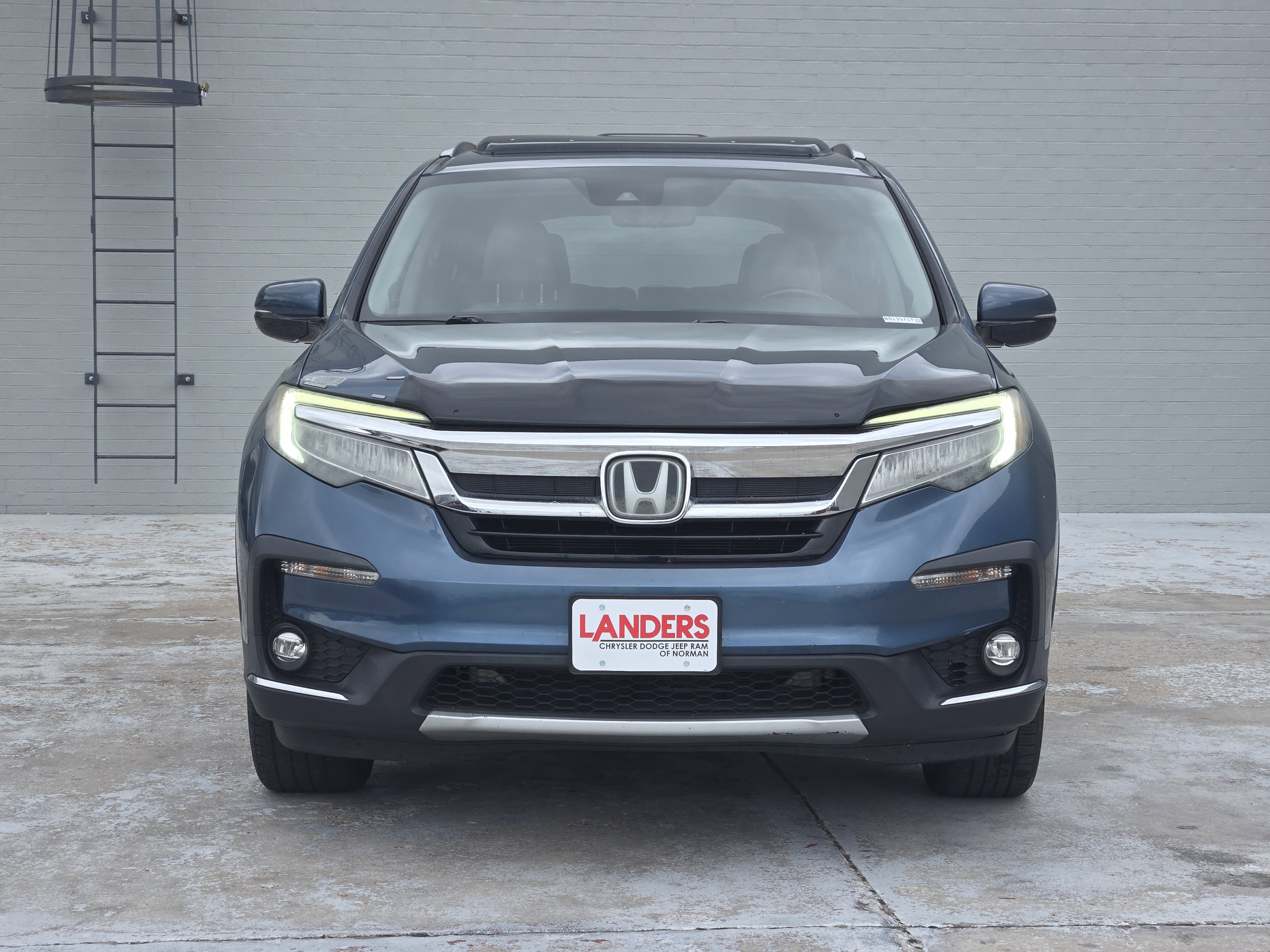 Used 2019 Honda Pilot Touring image 2
