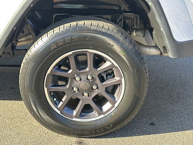 Certified 2023 Jeep Gladiator Overland image 21