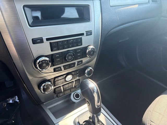 Used 2011 Ford Fusion SE FWD image 16