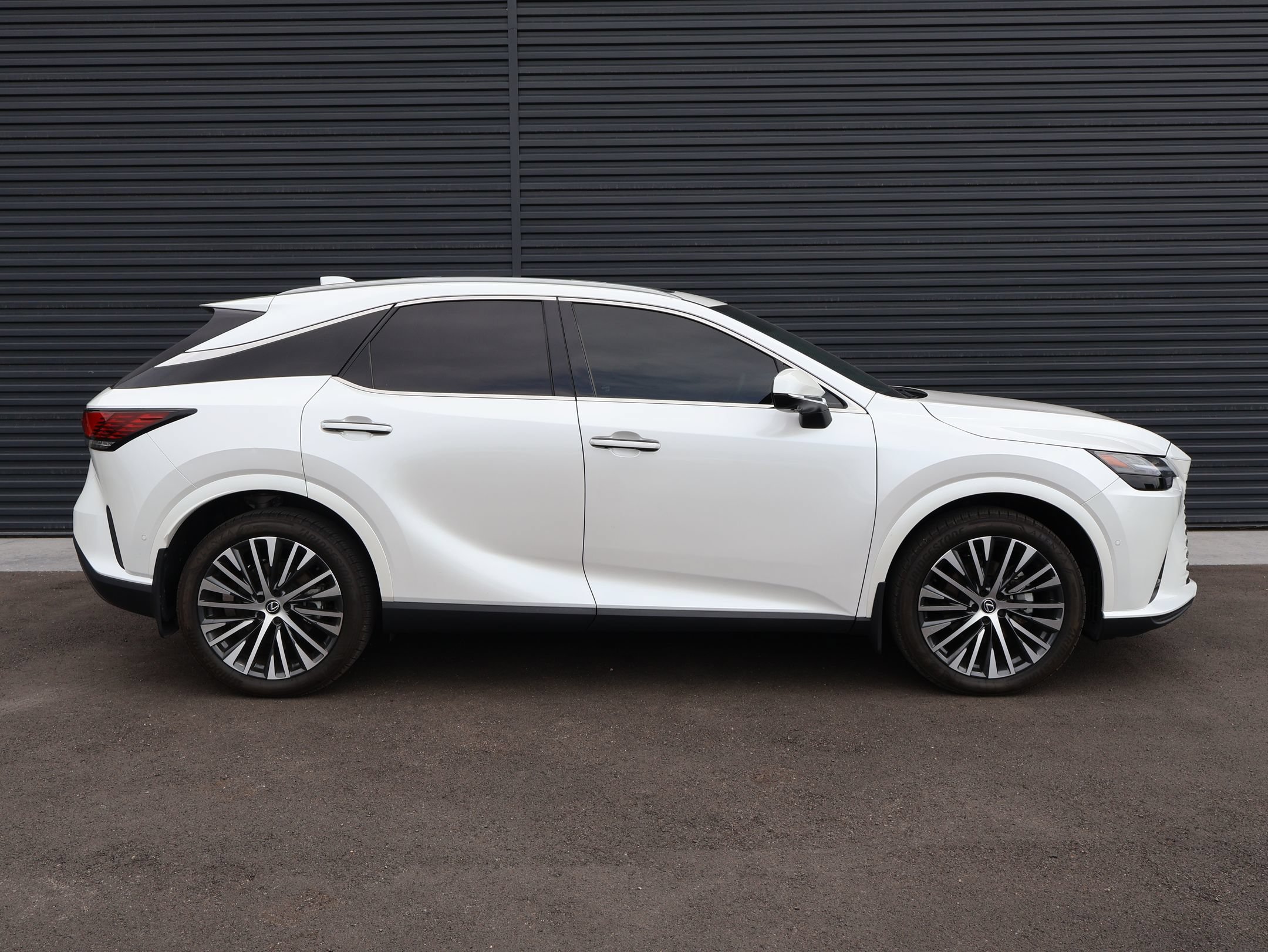 Used 2024 Lexus RX 350 w/ Convenience Package AWD/4WD image 4