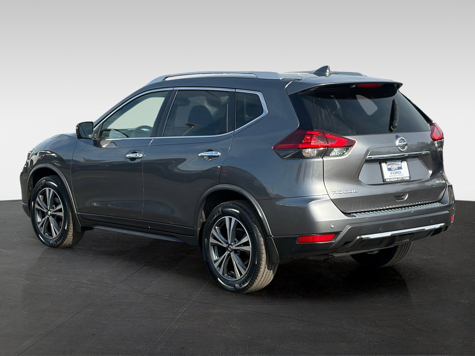 Used 2019 Nissan Rogue SV w/ Premium Package AWD/4WD image 7