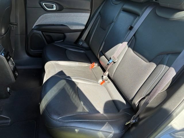 Used 2024 Jeep Compass Latitude AWD/4WD image 10