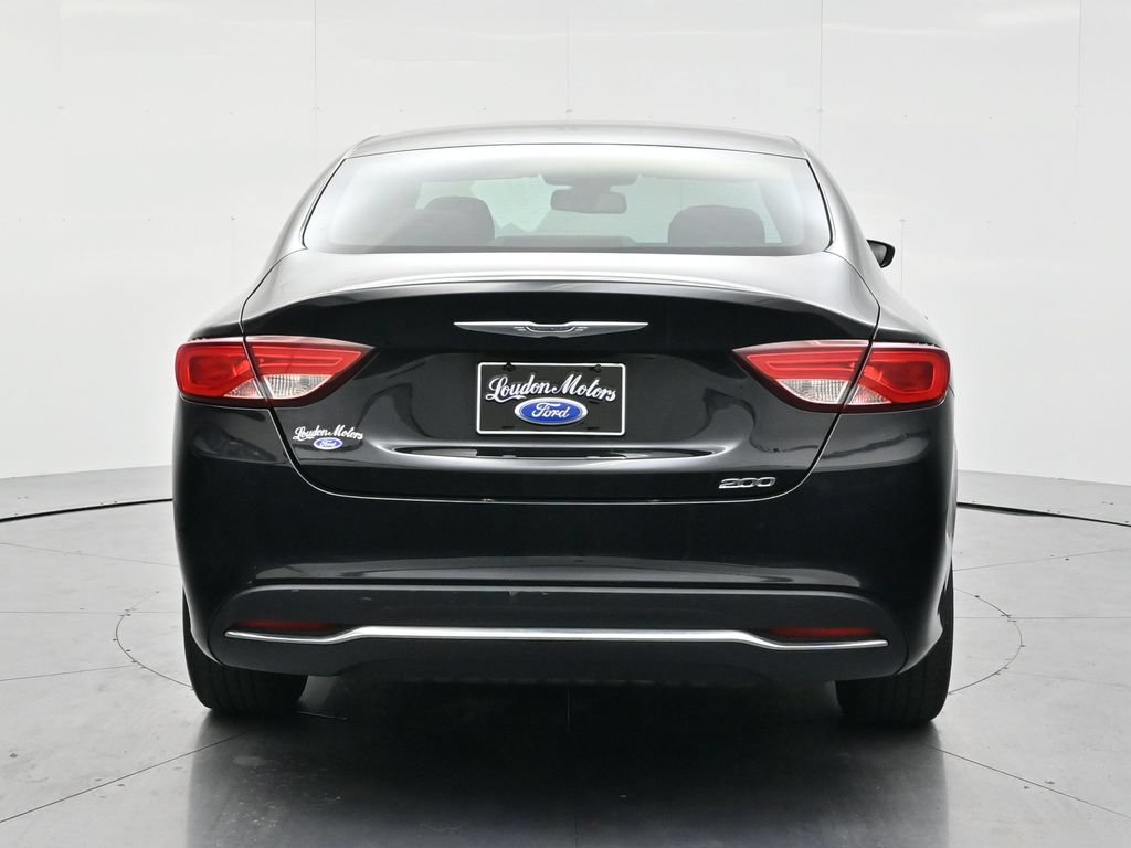 Used 2015 Chrysler 200 Limited FWD image 6