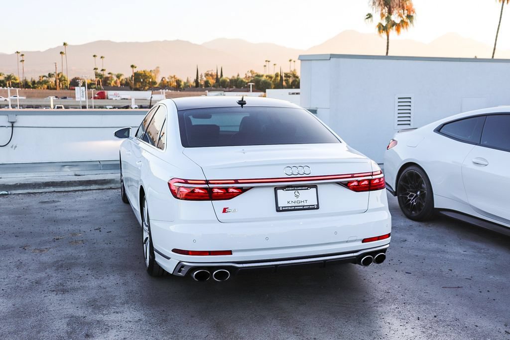 Used 2022 Audi S8 AWD/4WD image 7