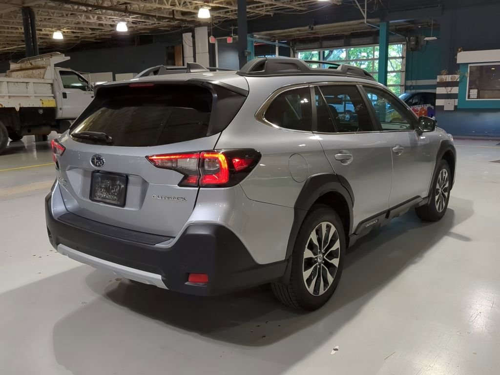 Used 2024 Subaru Outback Limited AWD/4WD image 7