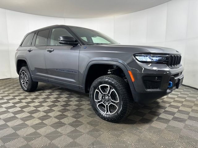 Used 2022 Jeep Grand Cherokee Trailhawk AWD/4WD image 2