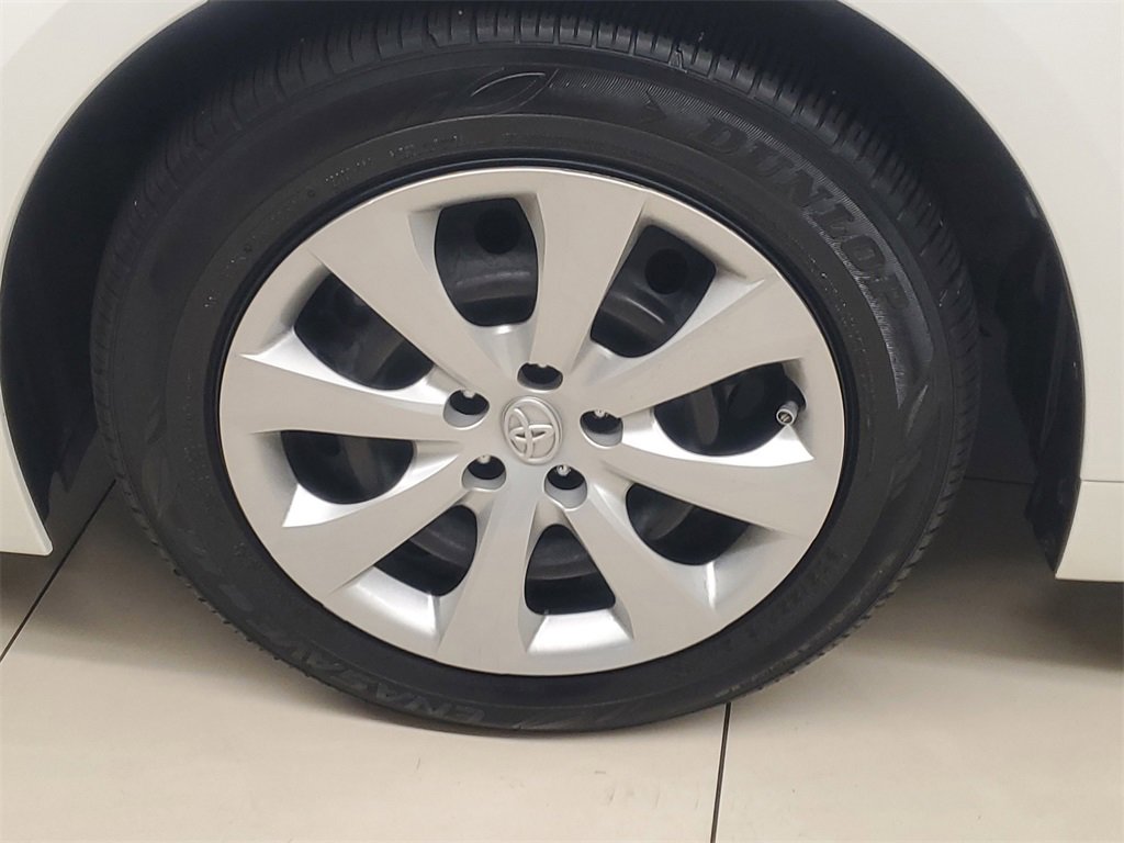 Used 2023 Toyota Corolla LE image 4