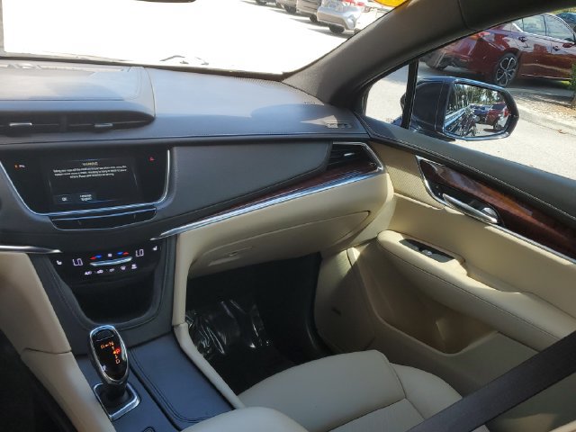 Certified 2017 Cadillac XT5 Luxury w/ Driver Awareness Package AWD/4WD image 20