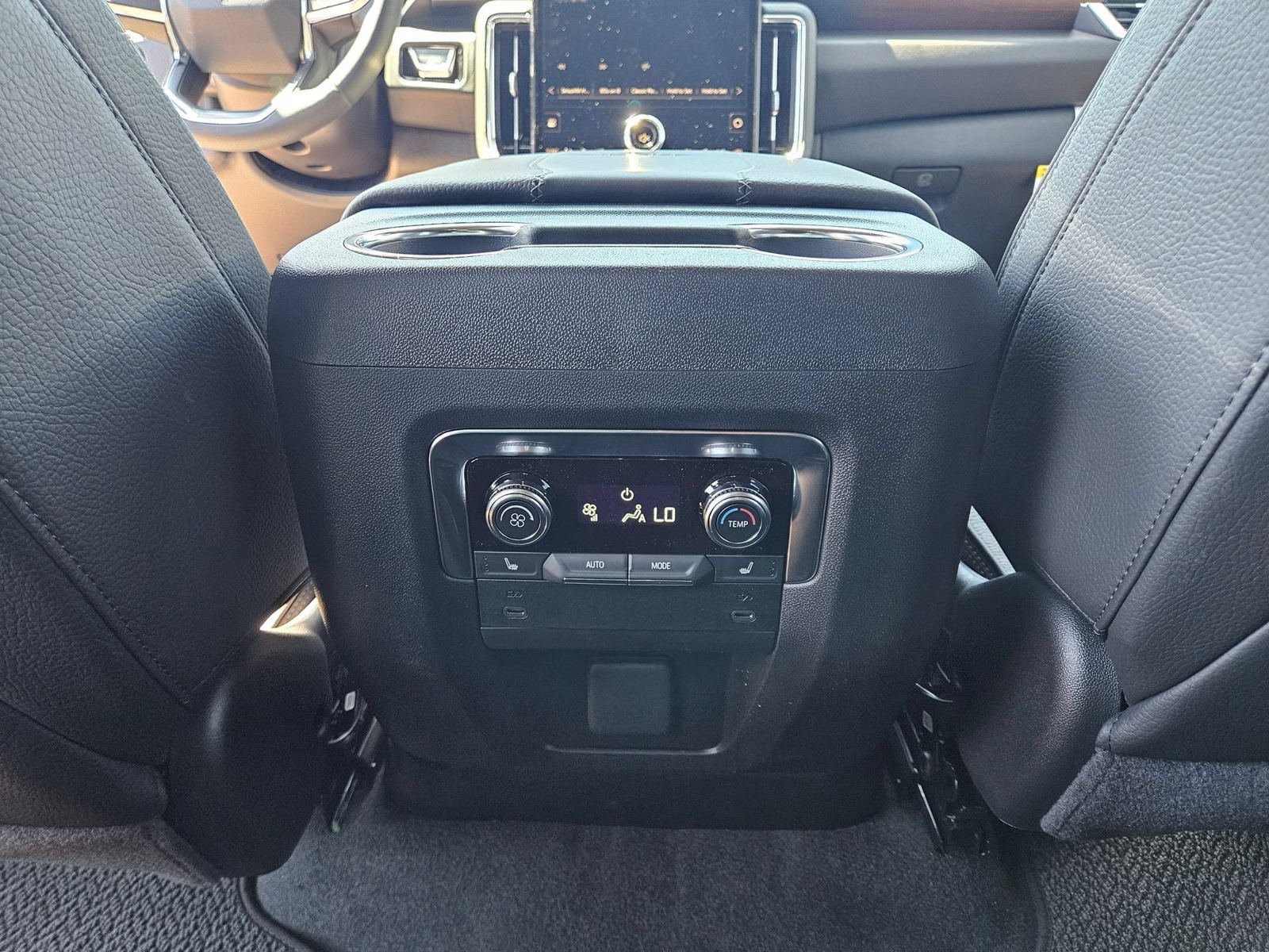 New 2026 GMC Yukon Denali AWD/4WD image 25