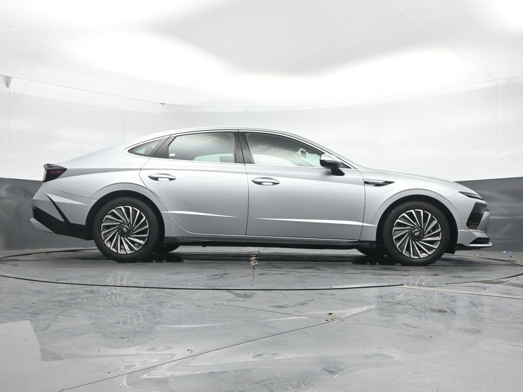 Certified 2025 Hyundai Sonata SEL image 38