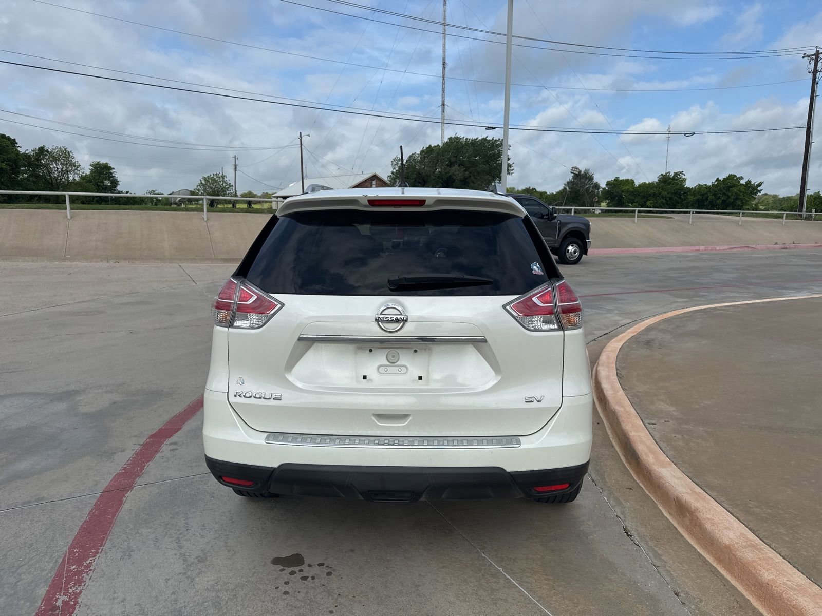 Used 2016 Nissan Rogue SV image 6