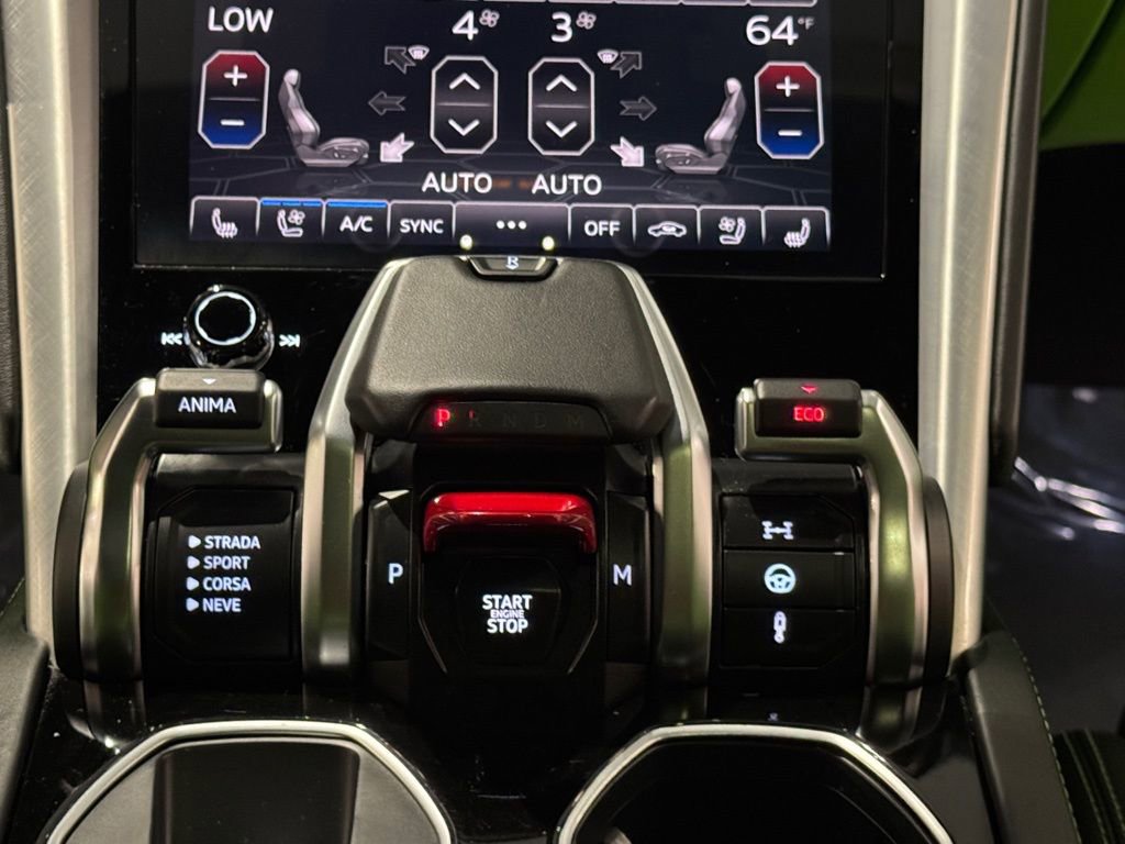 Used 2020 Lamborghini Urus image 37