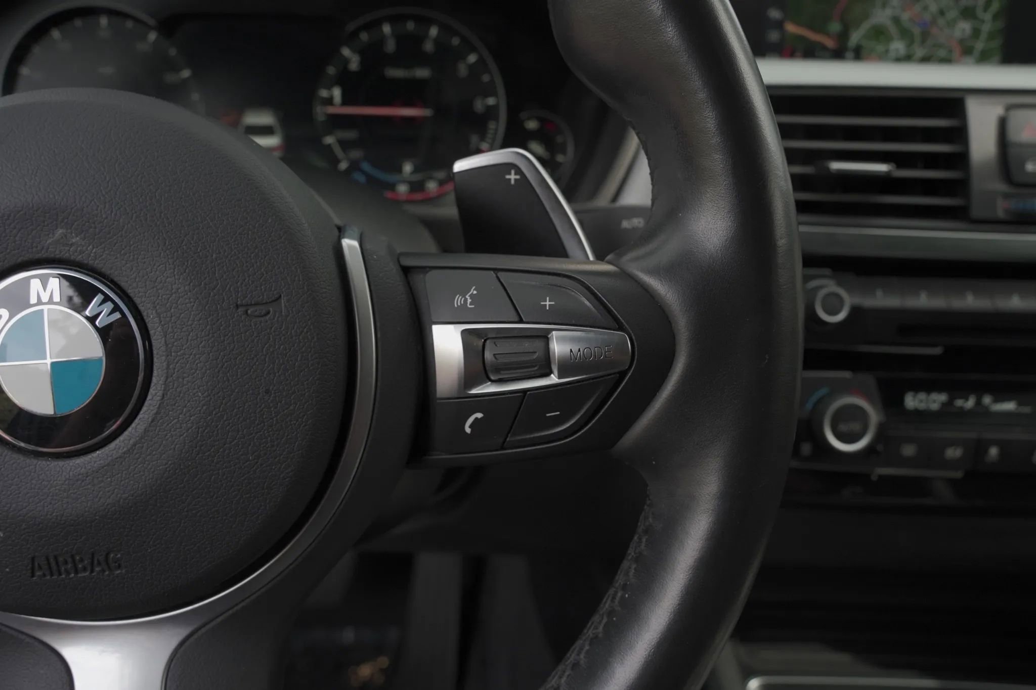 Used 2018 BMW 340i Sedan w/ Executive Package image 16