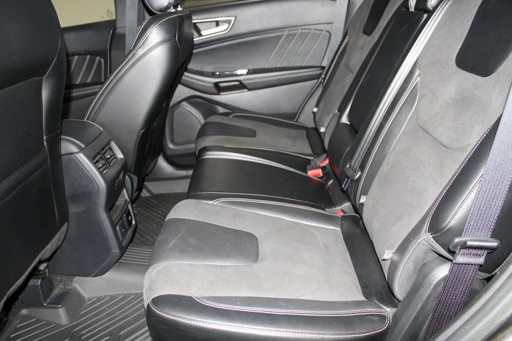 Used 2020 Ford Edge ST w/ Equipment Group 401A AWD/4WD image 18
