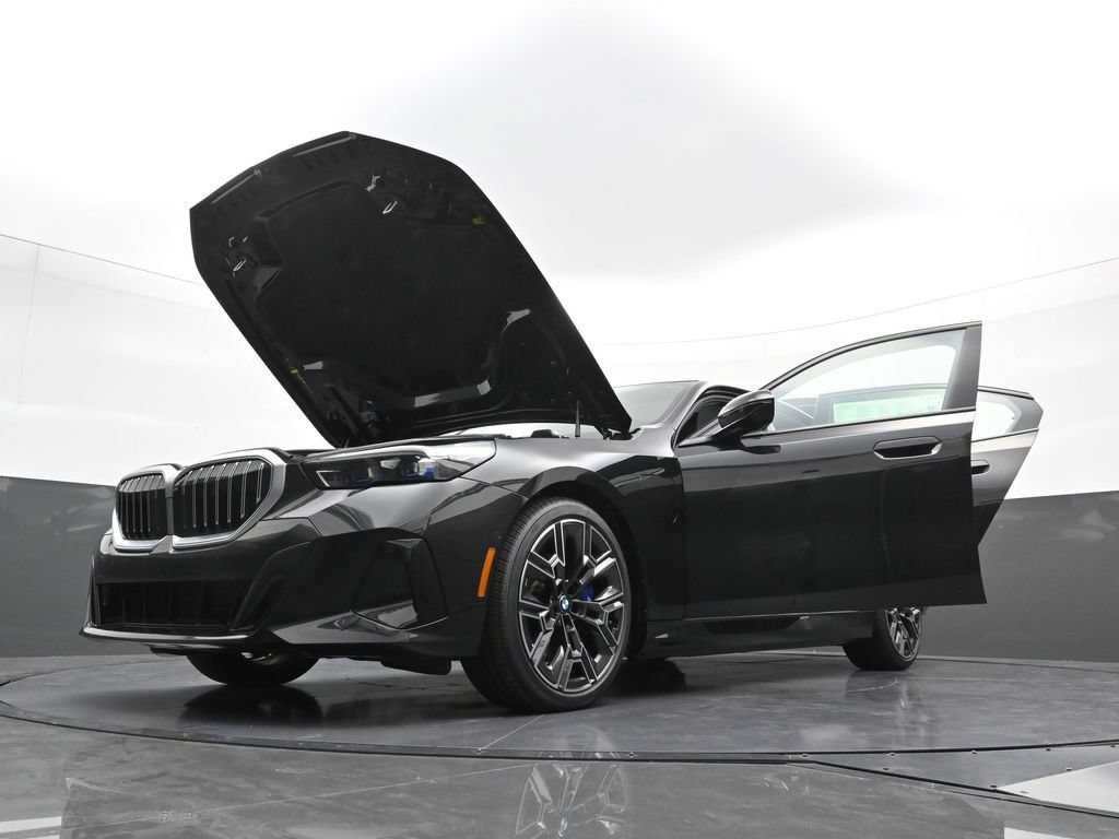 New 2026 BMW 550e xDrive w/ Executive Package AWD/4WD image 40