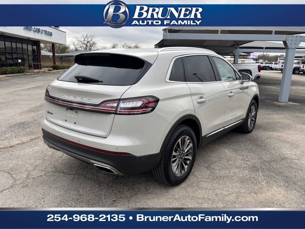 Used 2023 Lincoln Nautilus FWD w/ Premium Package image 5