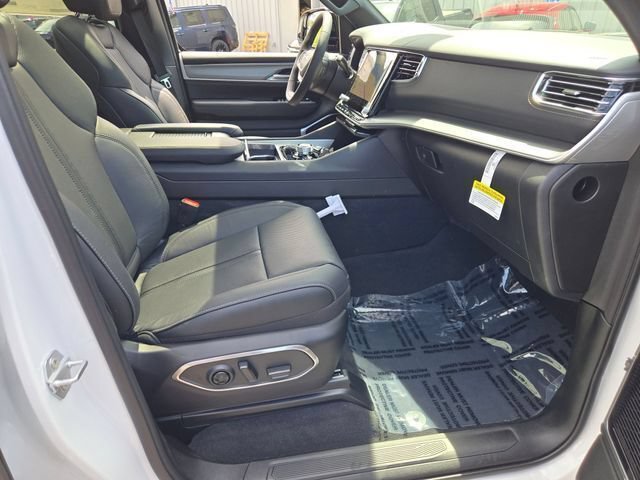 New 2026 Jeep Grand Wagoneer Limited AWD/4WD image 8