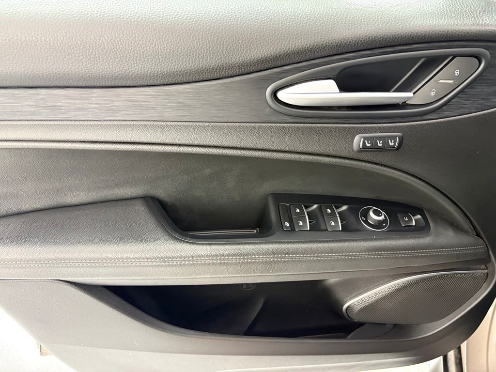 Used 2019 Alfa Romeo Stelvio w/ Nero Edizione RWD image 23