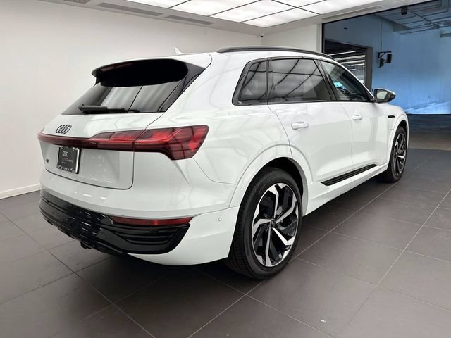 Certified 2024 Audi Q8 e-tron Premium Plus w/ Premium Plus Package AWD/4WD image 5