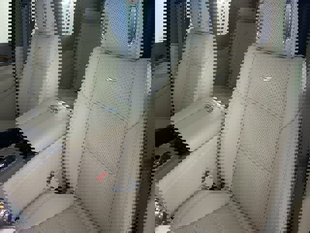 Certified 2023 Cadillac Escalade ESV Premium Luxury Platinum image 12