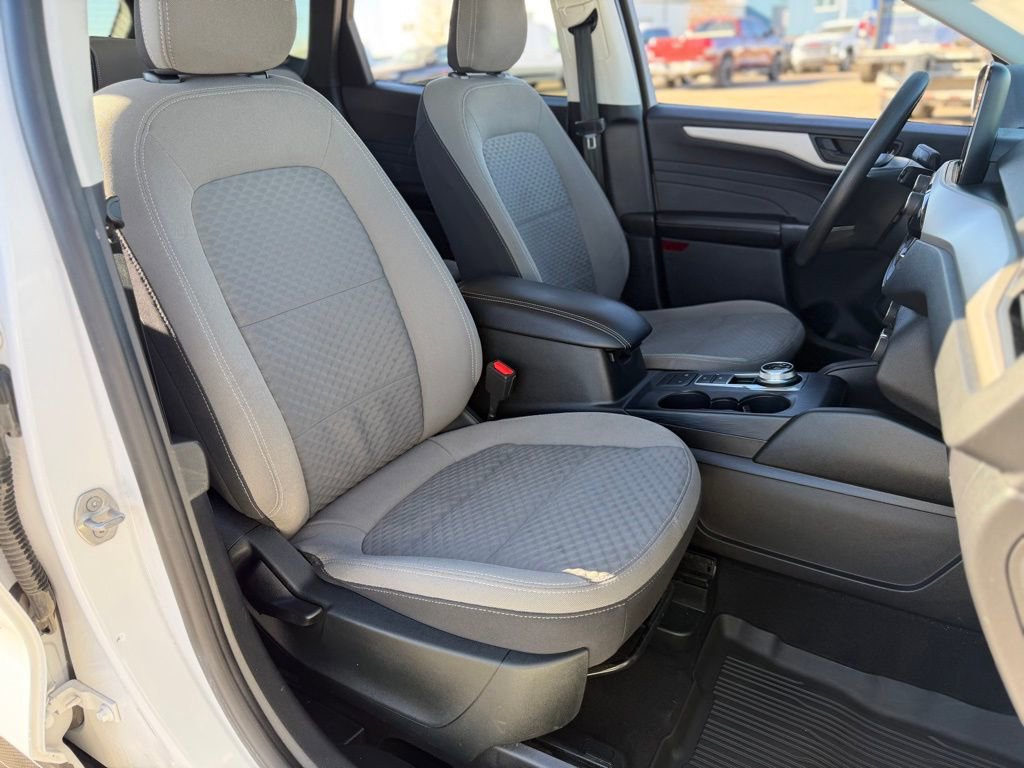 Used 2022 Ford Escape SE image 29