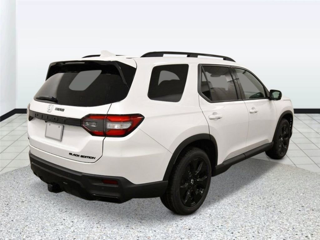New 2026 Honda Pilot Black Edition image 3