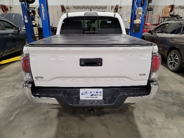 Used 2022 Toyota Tacoma TRD Off-Road AWD/4WD image 5