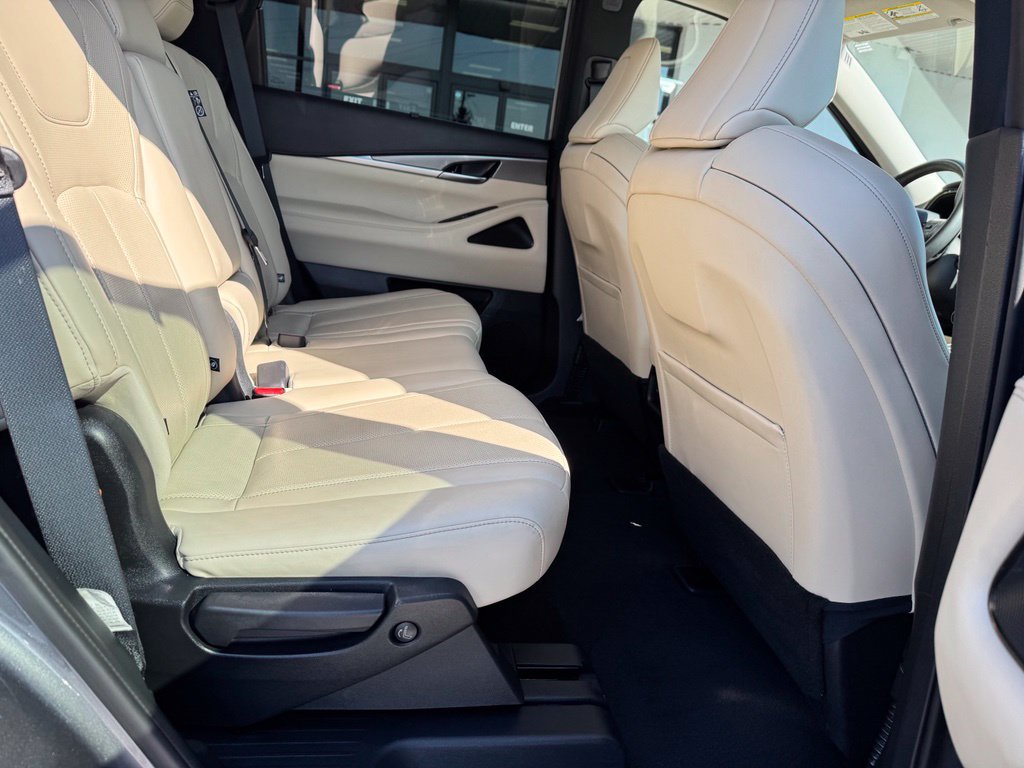 Used 2023 INFINITI QX60 Luxe w/ Cargo Package AWD/4WD image 41