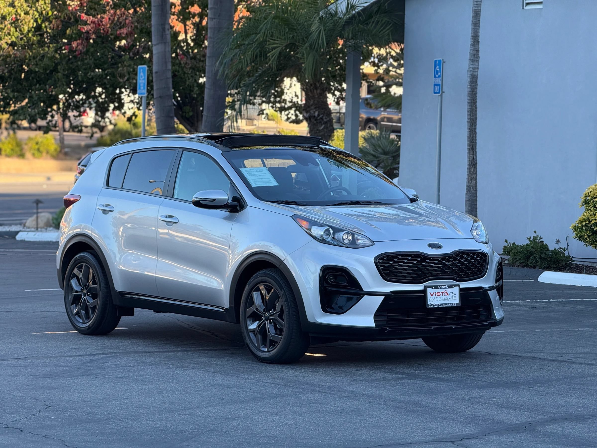 Used 2022 Kia Sportage Nightfall Edition FWD image 2