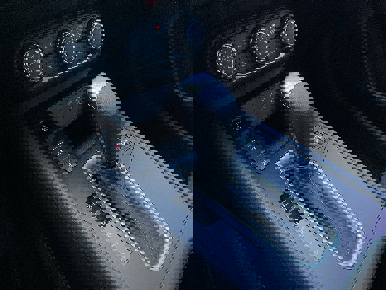 New 2026 Nissan Kicks S image 34