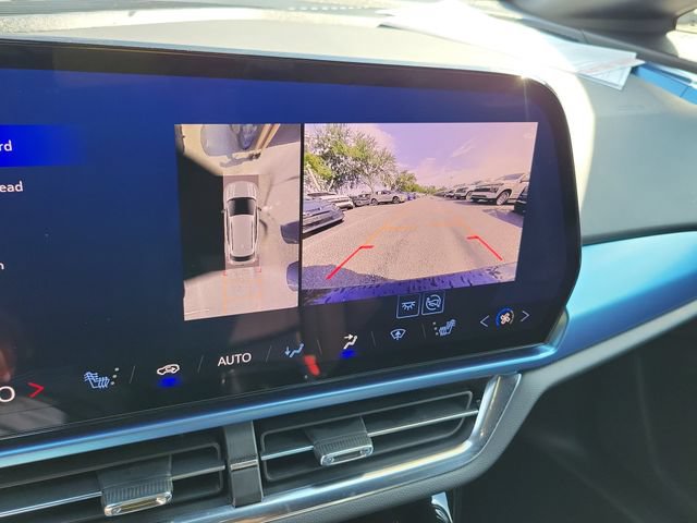 Used 2024 Chevrolet Equinox EV LT w/ LPO, Trailering Package FWD image 32