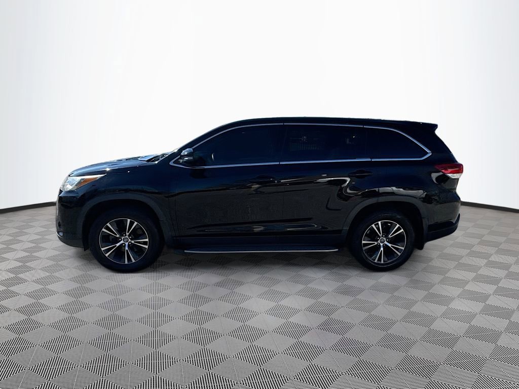Used 2019 Toyota Highlander LE image 8